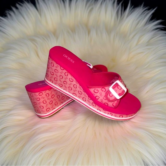 🩷 GUESS fuchsia, pink white monogram, buckle, open toe wedge sandals, size 7.5 - Picture 1 of 9